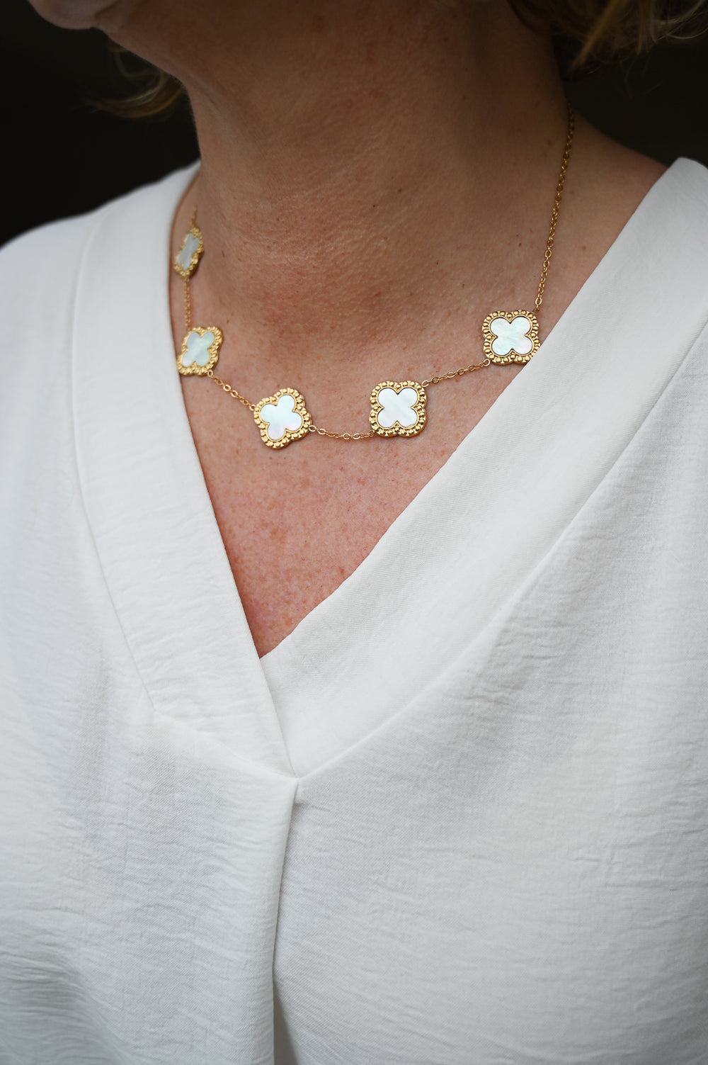 Clover Detail Necklace - Pearl White