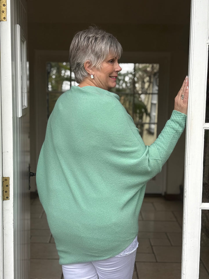 Batwing Asymmetrical Hem Jumper | Mint