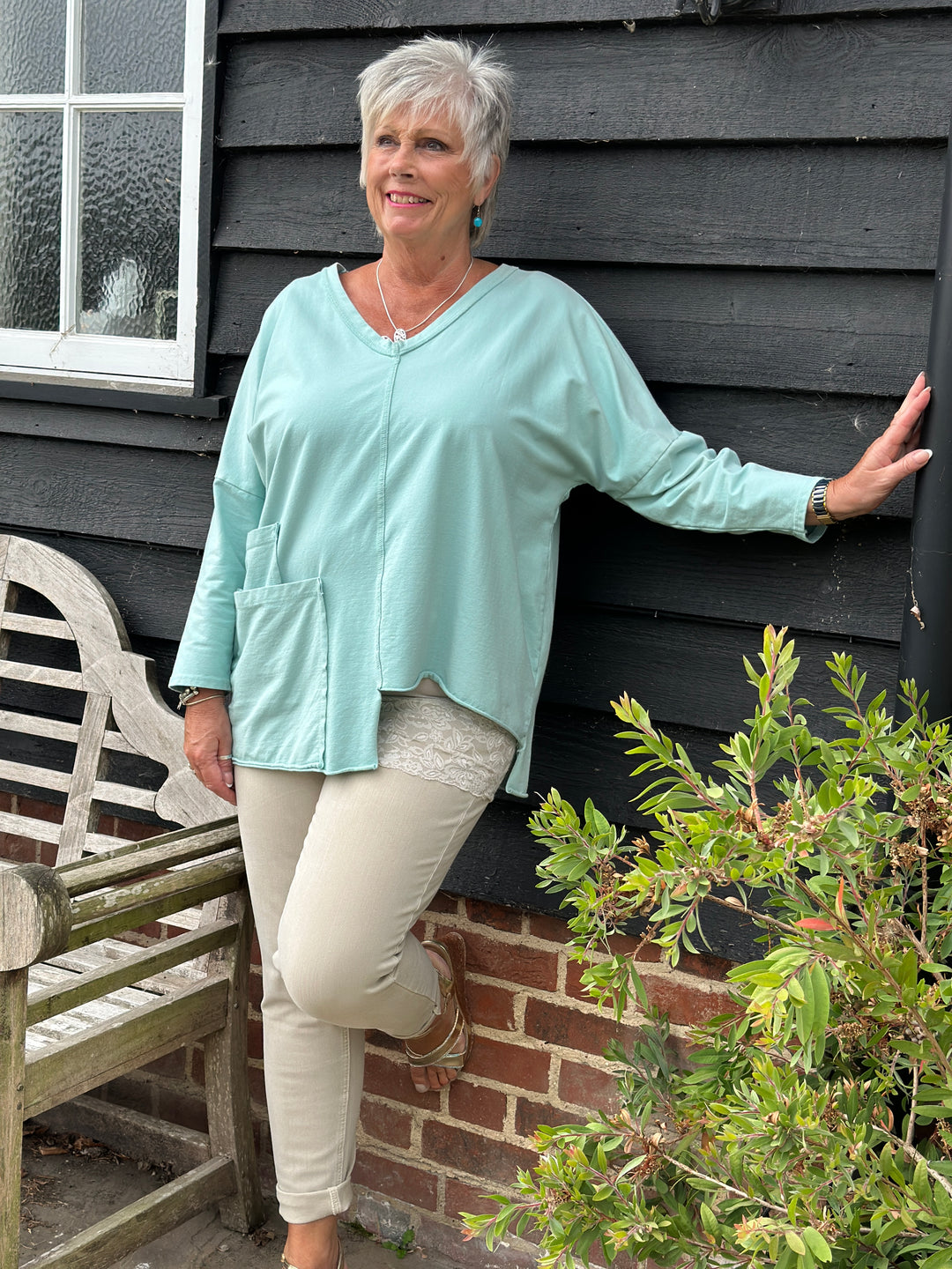 Double Pocket Asymmetric Hem Sweatshirt | Mint