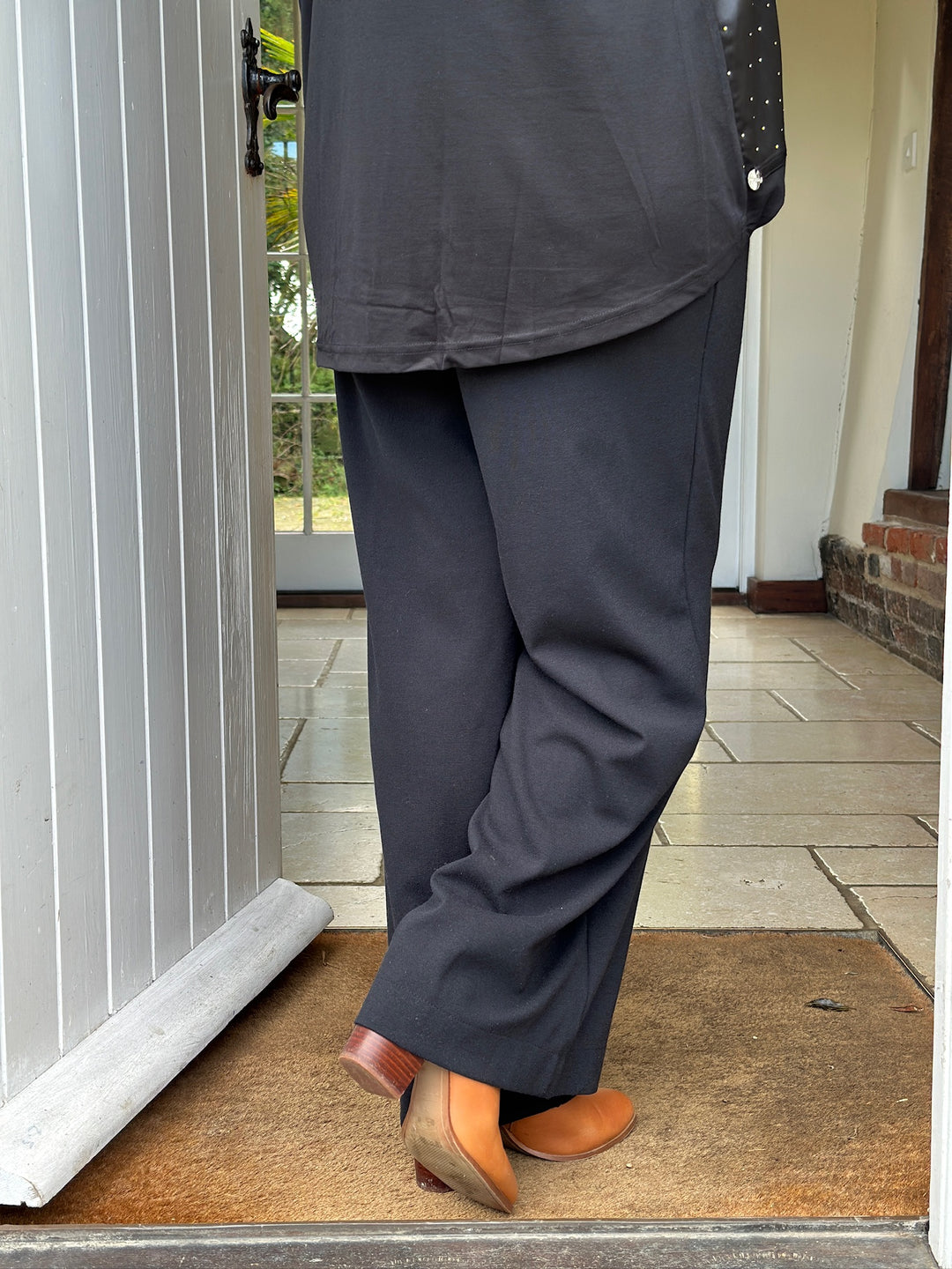 Pull-on Wide Leg Trousers - Malissa J | Black