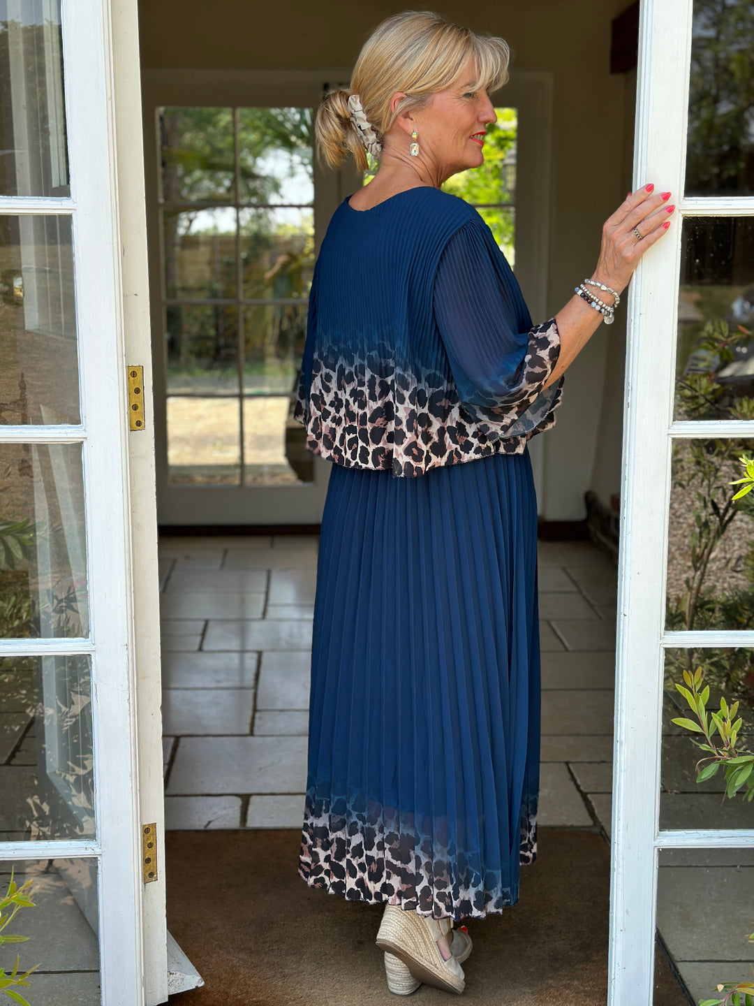Leopard Border Pleated Dress | Navy