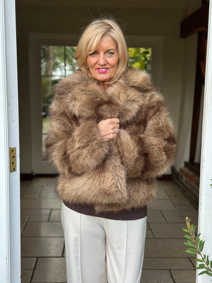 Short Faux Fur Jacket | Brown