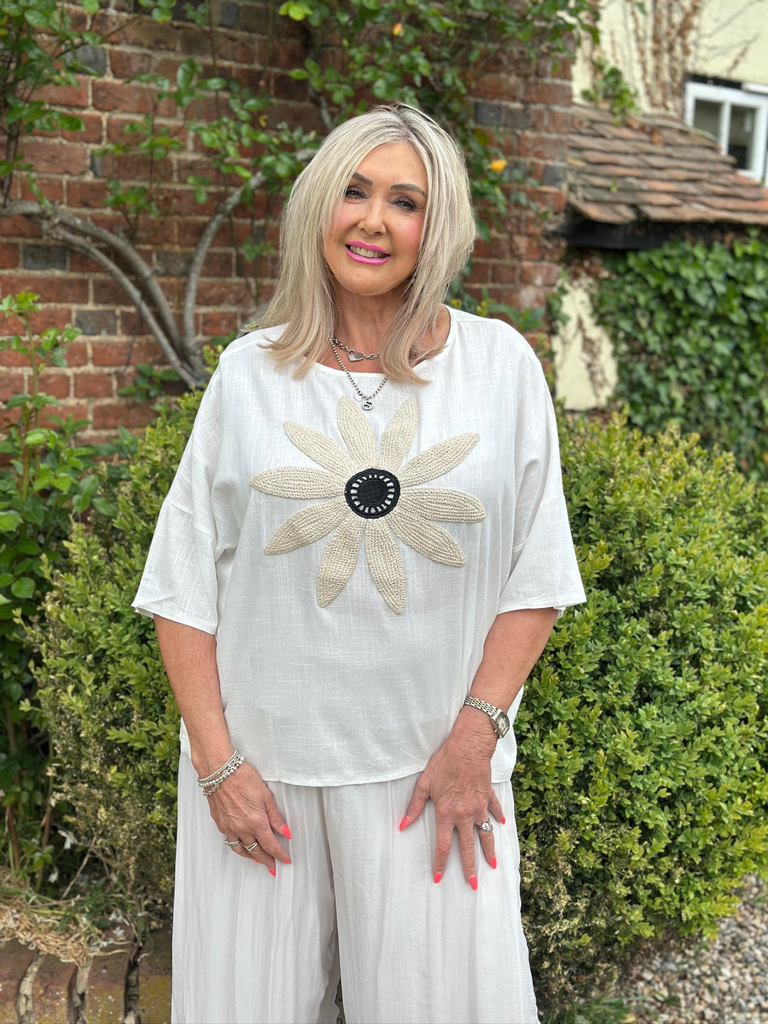 Linen Embroidered Crochet Flower Top | White