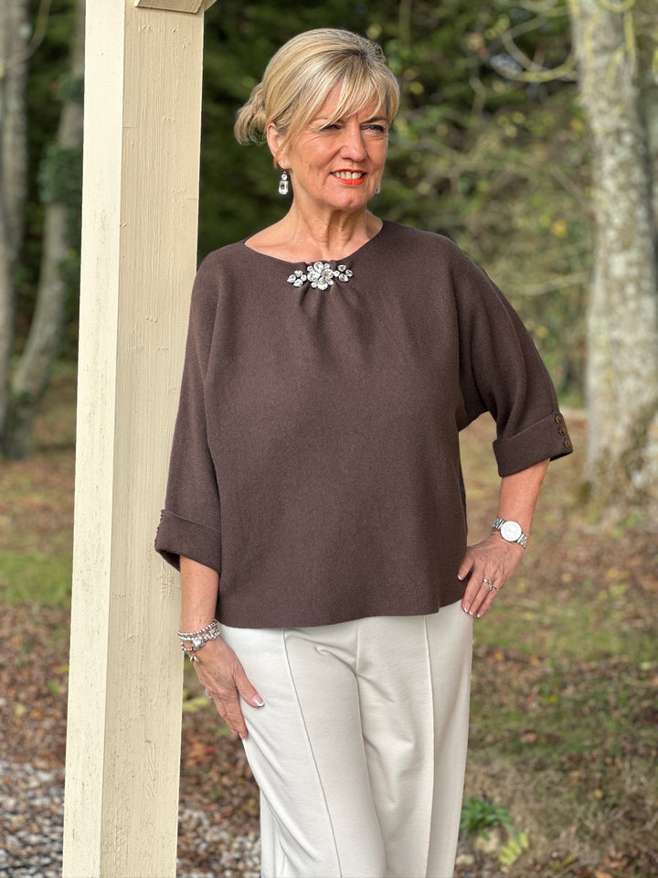 Petite Jewel Brooch Top | Chocolate