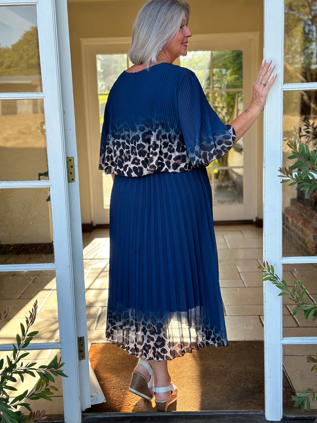 Leopard Border Pleated Dress | Navy
