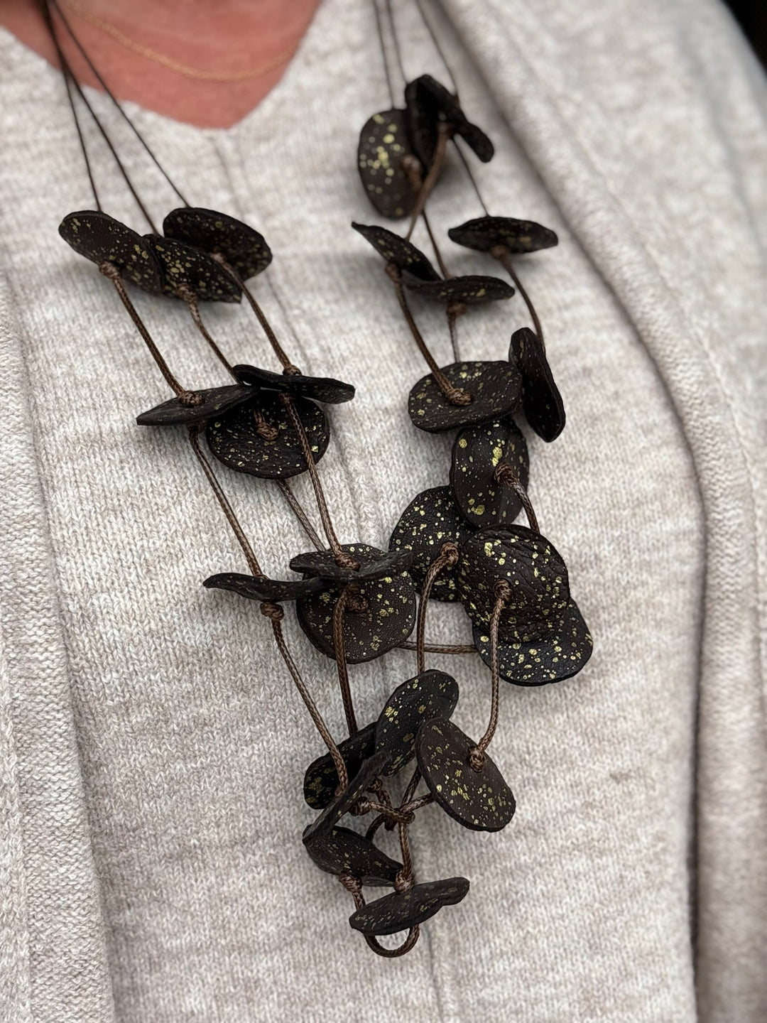 Lightweight Layered Disc Necklace | Brown