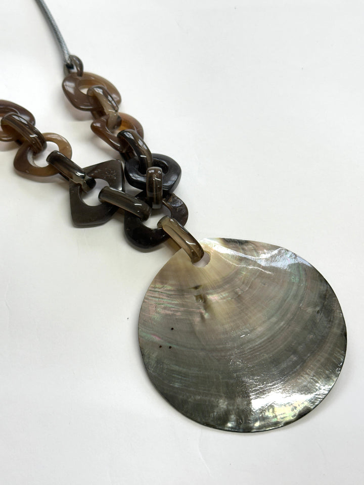 Shell Disc Link Necklace | Grey