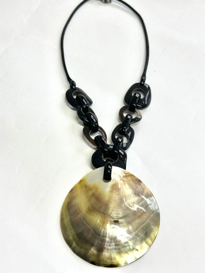 Shell Disc Link Necklace | Black