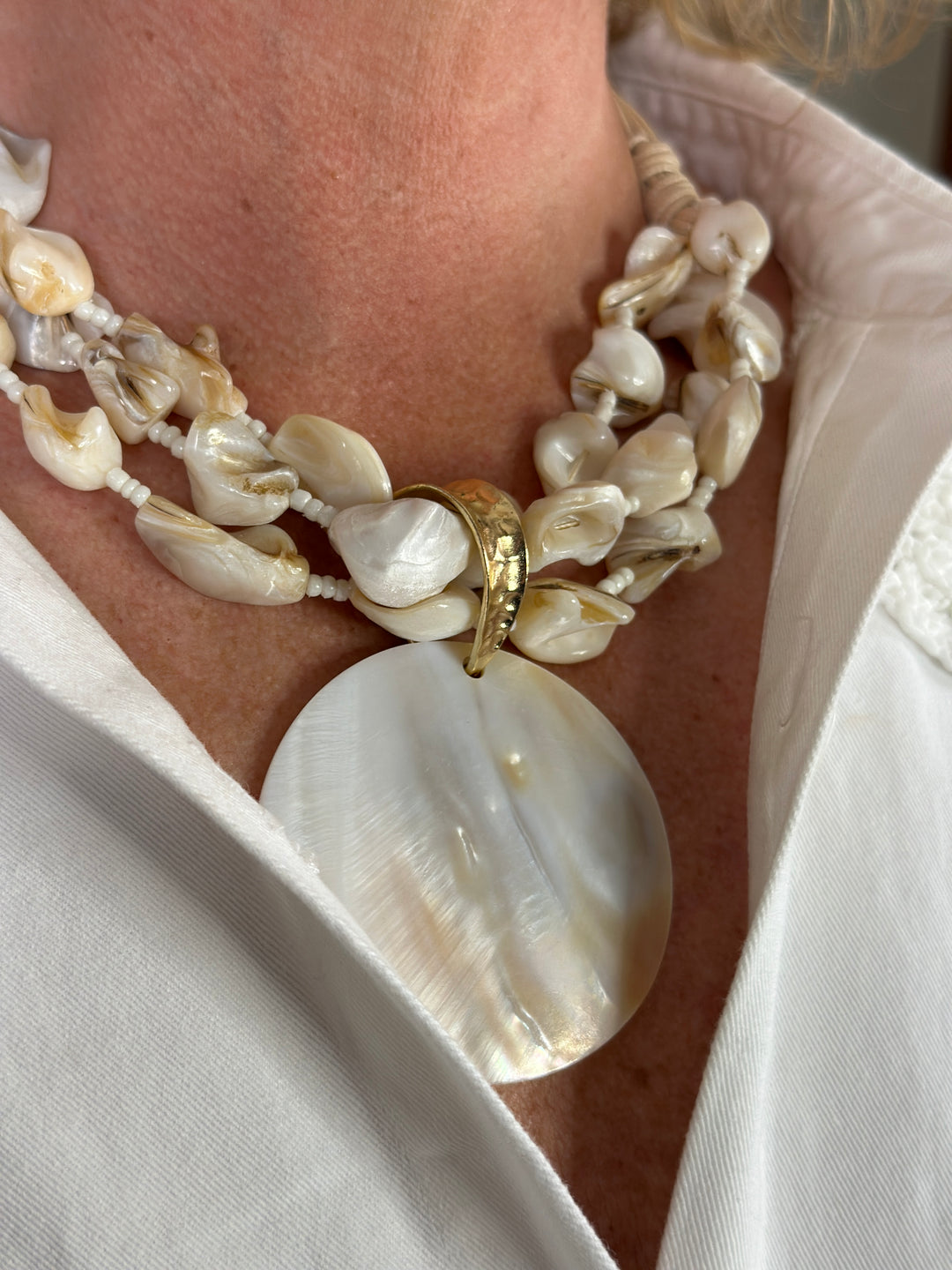 Shell Pearlised Disc Necklace