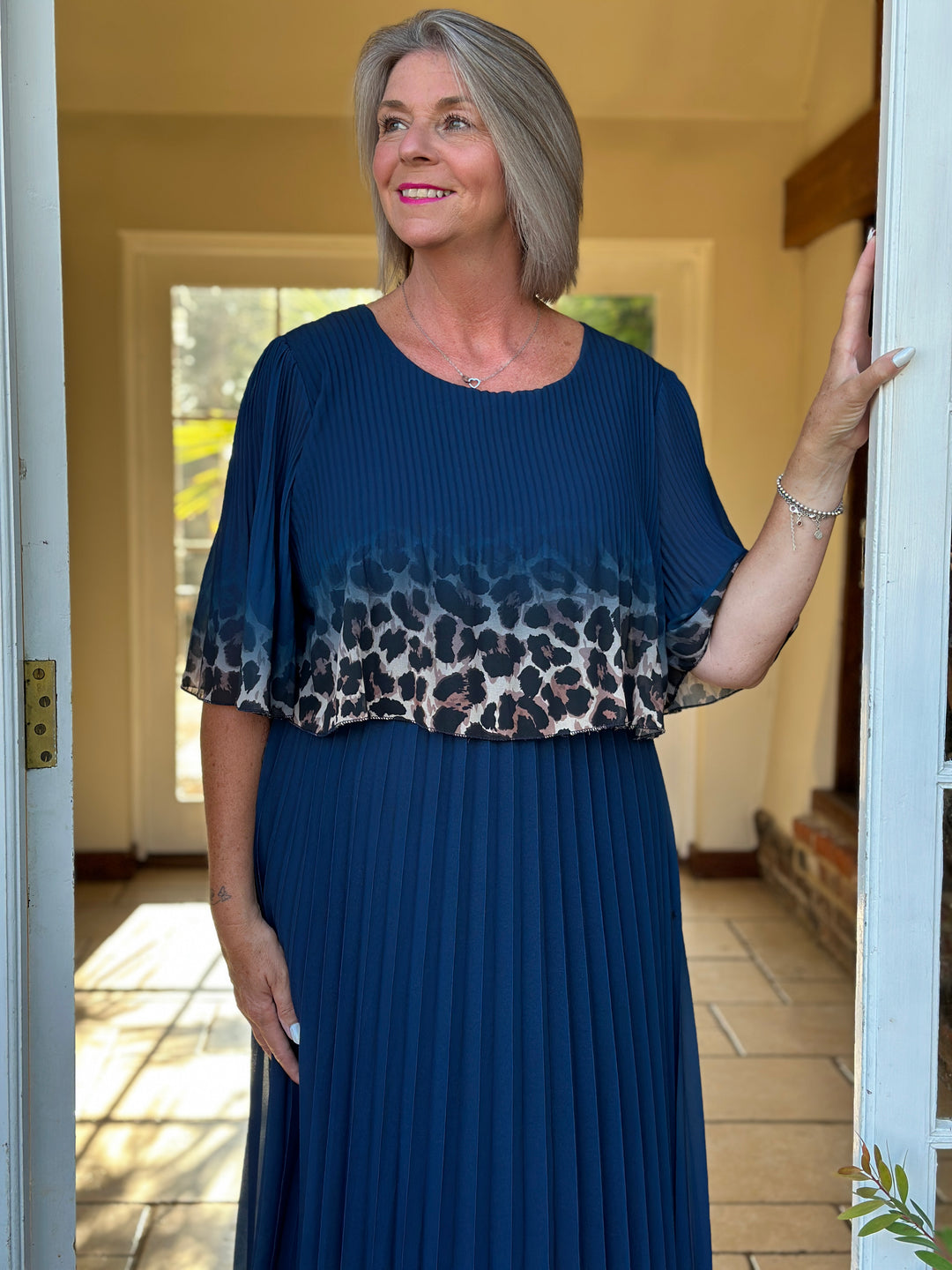 Leopard Border Pleated Dress | Navy