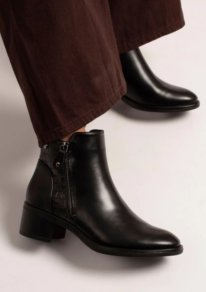 Lunar Hayley Ankle Boot | Black