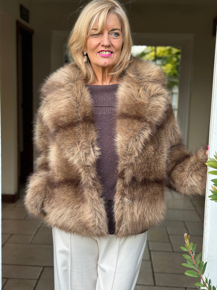 Short Faux Fur Jacket | Brown