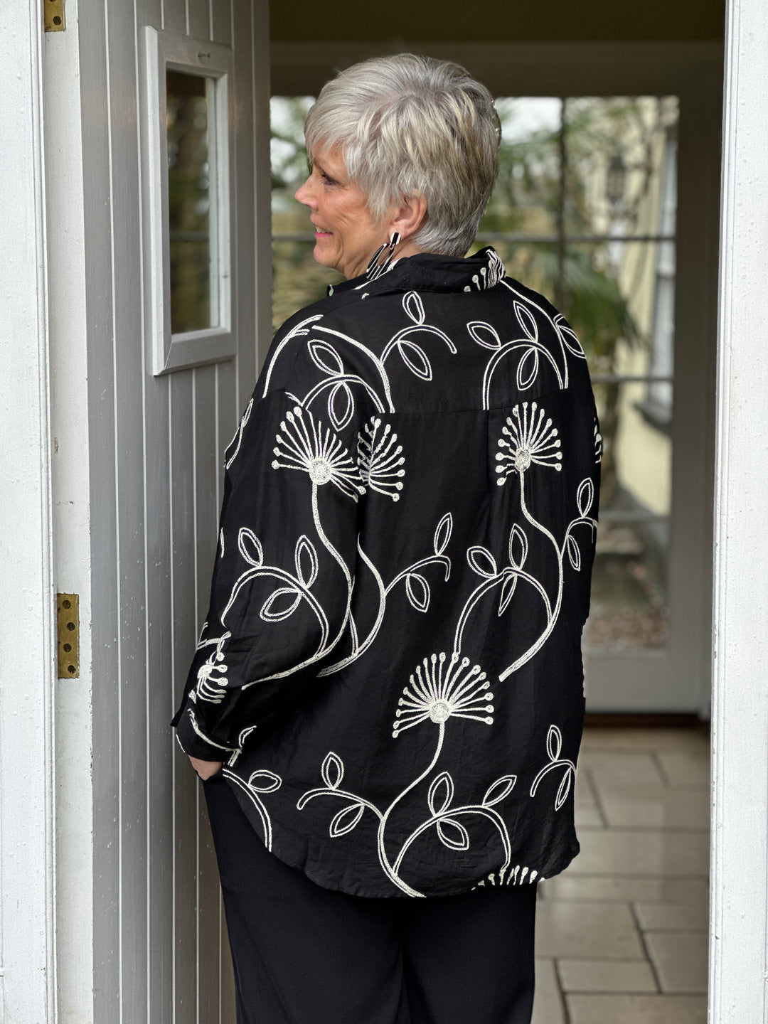 Linen Garden Design Shirt | Black - Mandy's Heaven 