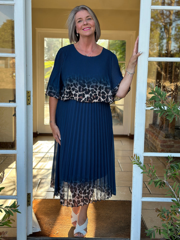 Leopard Border Pleated Dress | Navy