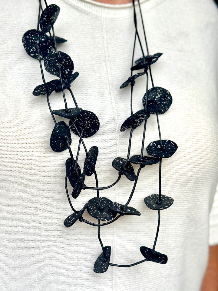 Lightweight Layered Disc Necklace | Black