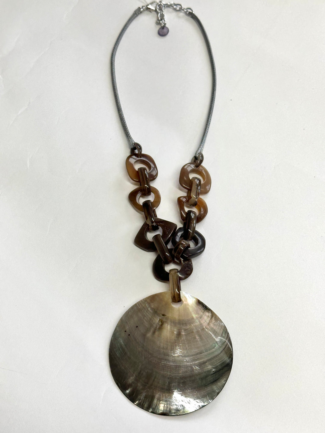 Shell Disc Link Necklace | Grey