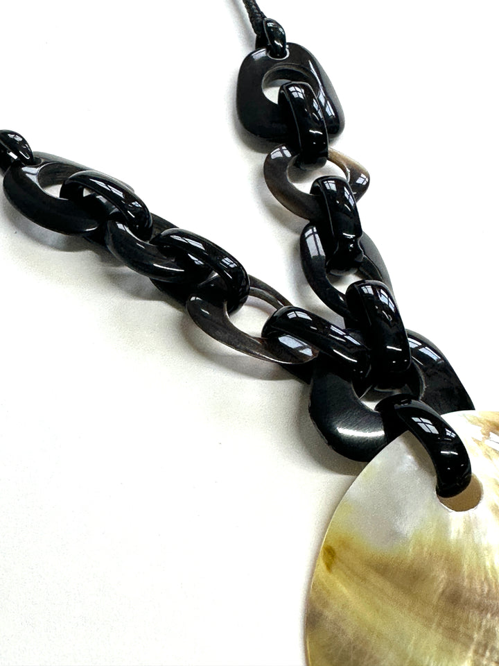 Shell Disc Link Necklace | Black