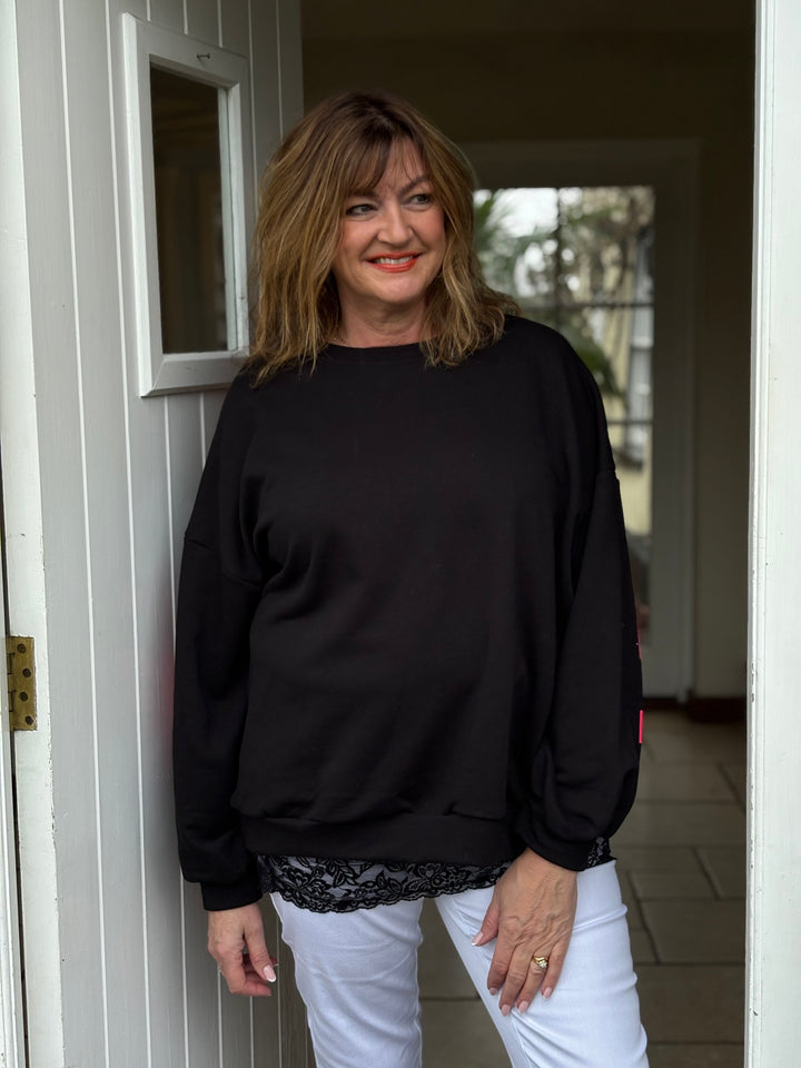 Sweatshirt With Back Motif Detail |Black & Pink