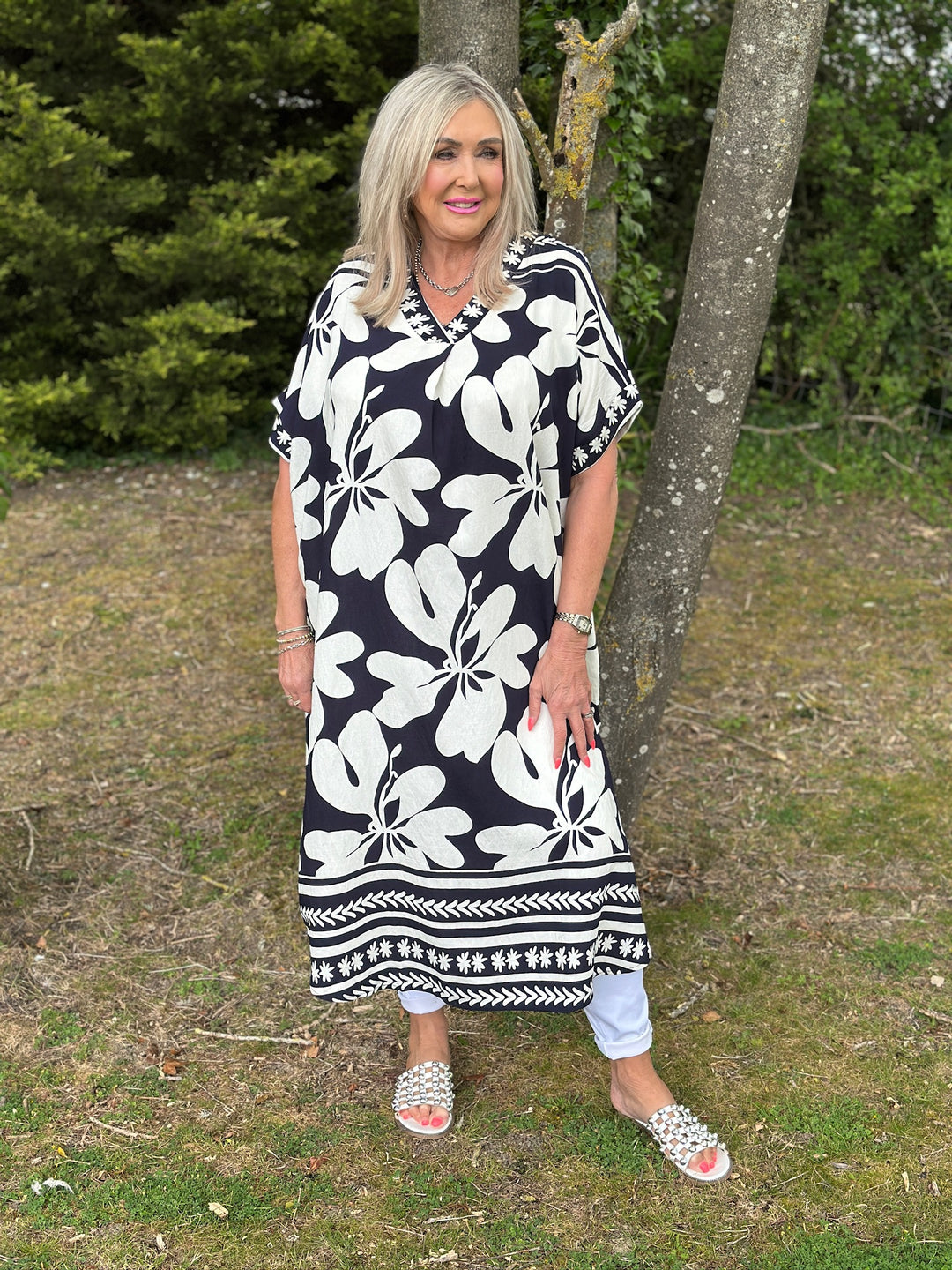 V-Neck Large Flower Tunic Dress | Navy