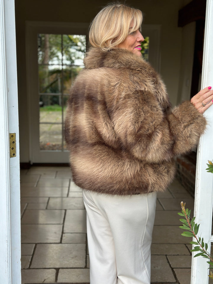 Short Faux Fur Jacket | Brown