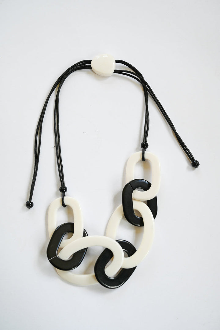 Adjustable Two-Tone Ringlet Necklace - White