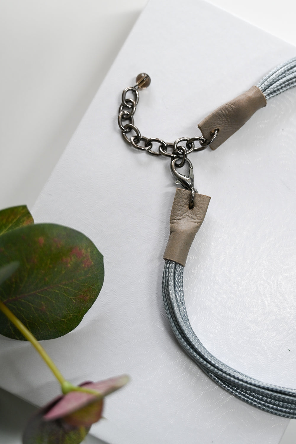 Short Grey Detailed Shell Necklace