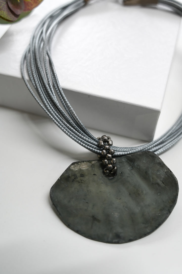 Short Grey Detailed Shell Necklace
