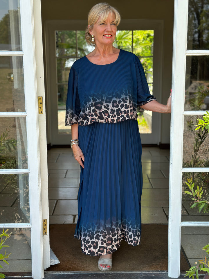 Leopard Border Pleated Dress | Navy