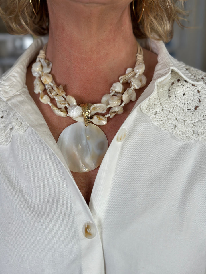 Shell Pearlised Disc Necklace
