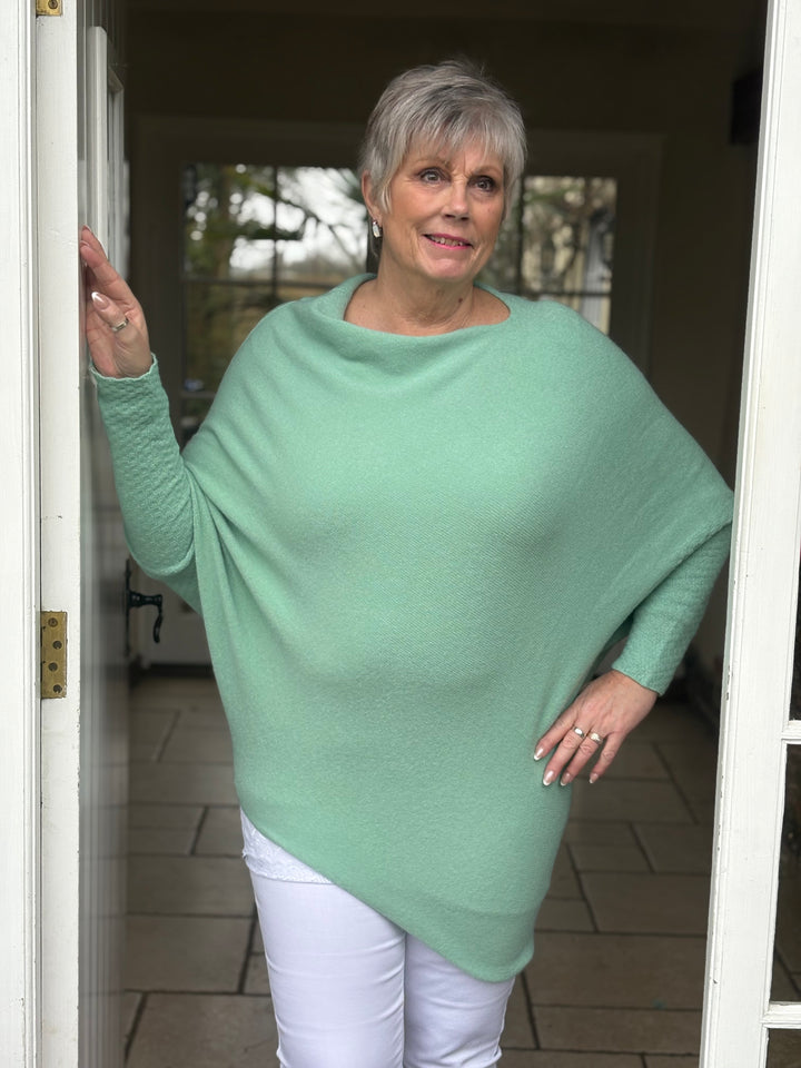 Batwing Asymmetrical Hem Jumper | Mint