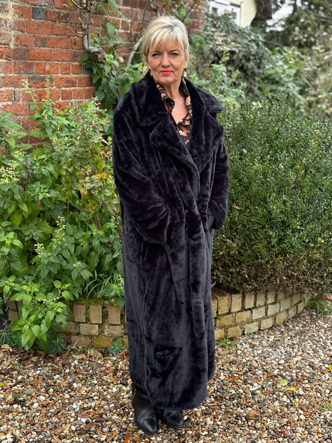 Longline Plush Faux Fur Coat | Black