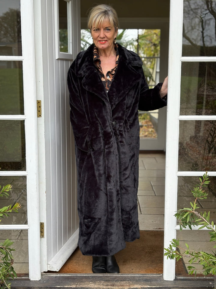 Longline Plush Faux Fur Coat | Black