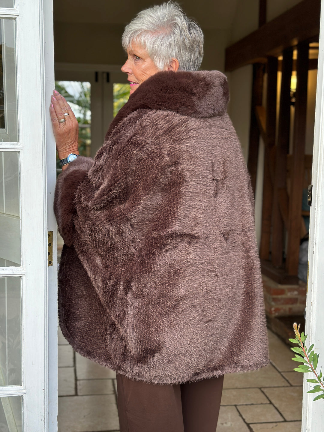 Plush Faux Fur Cape | Chocolate