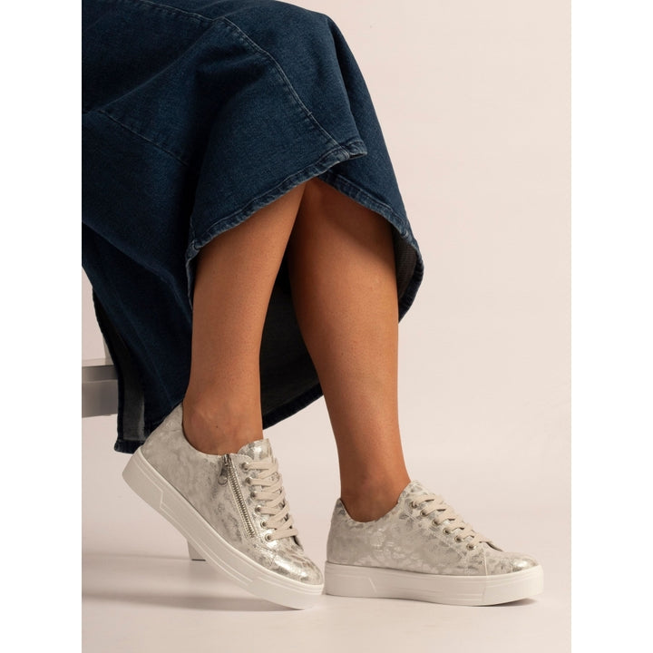 Lunar Charm II Trainer | Silver