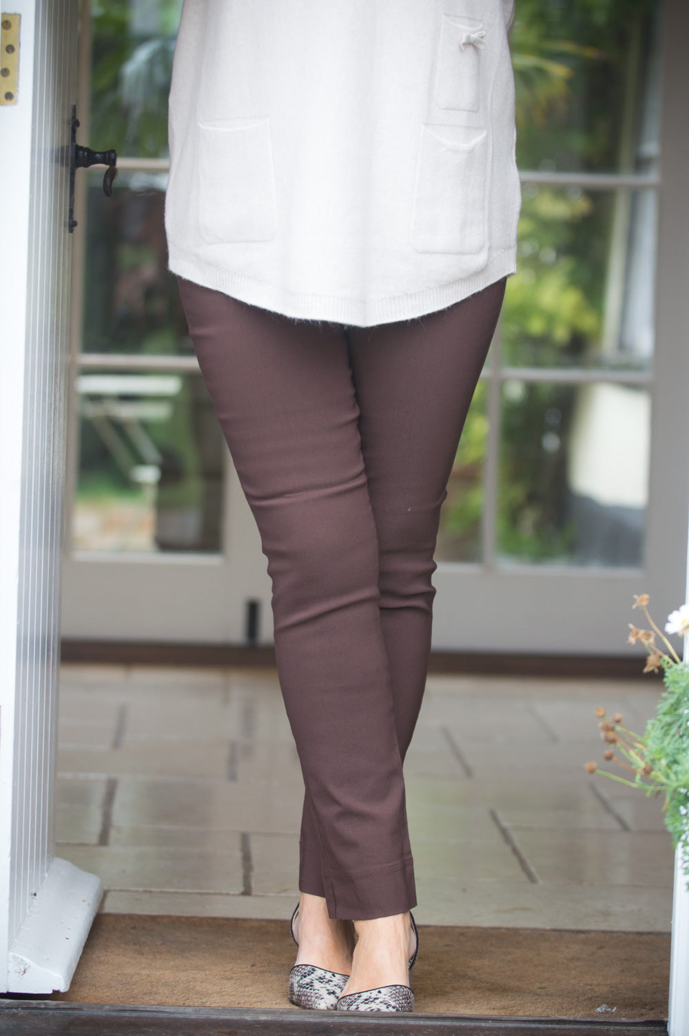 Stehmann Trousers Ina 740 | Coffee | Discover Stehmann's Spring/Summer wardrobe of trousers for women. Stehmann make their trousers with materials to ensure a stretchy, comfortable, stylish slim fit.