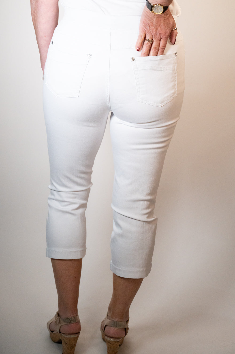 Anna Montana Jump In Capri Jeans (1016) - White